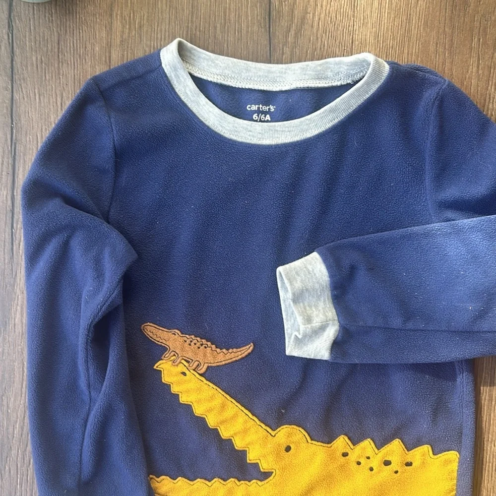 Carters Kids Alligator Sweater !!